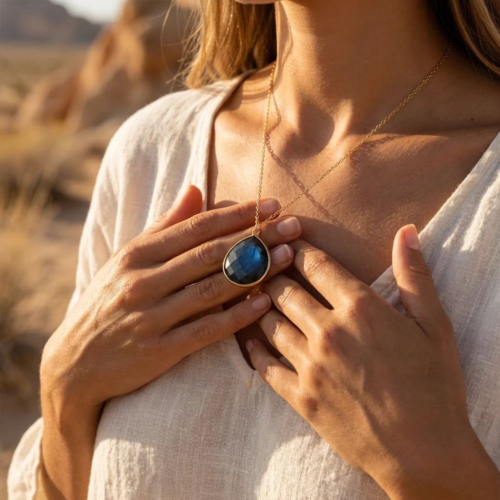 Boundary Stone – Labradorite Necklace