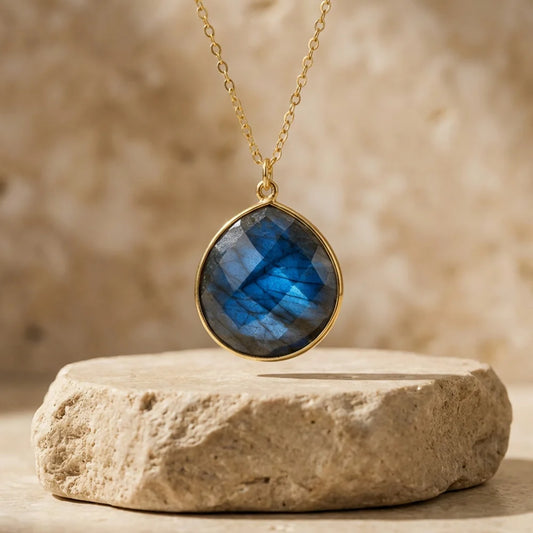 Boundary Stone – Labradorite Necklace
